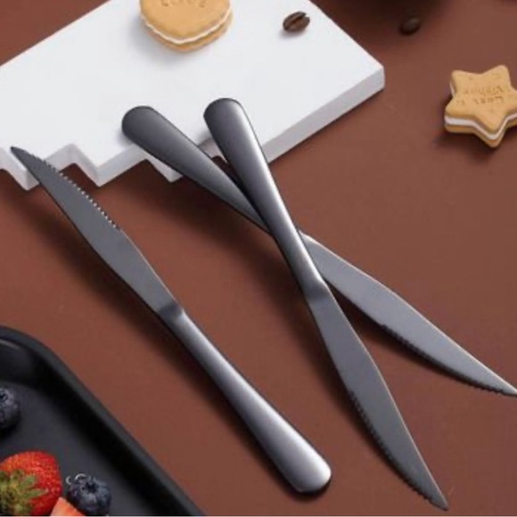 Sleek Black Steak Knives Set - Picture 2 of 8